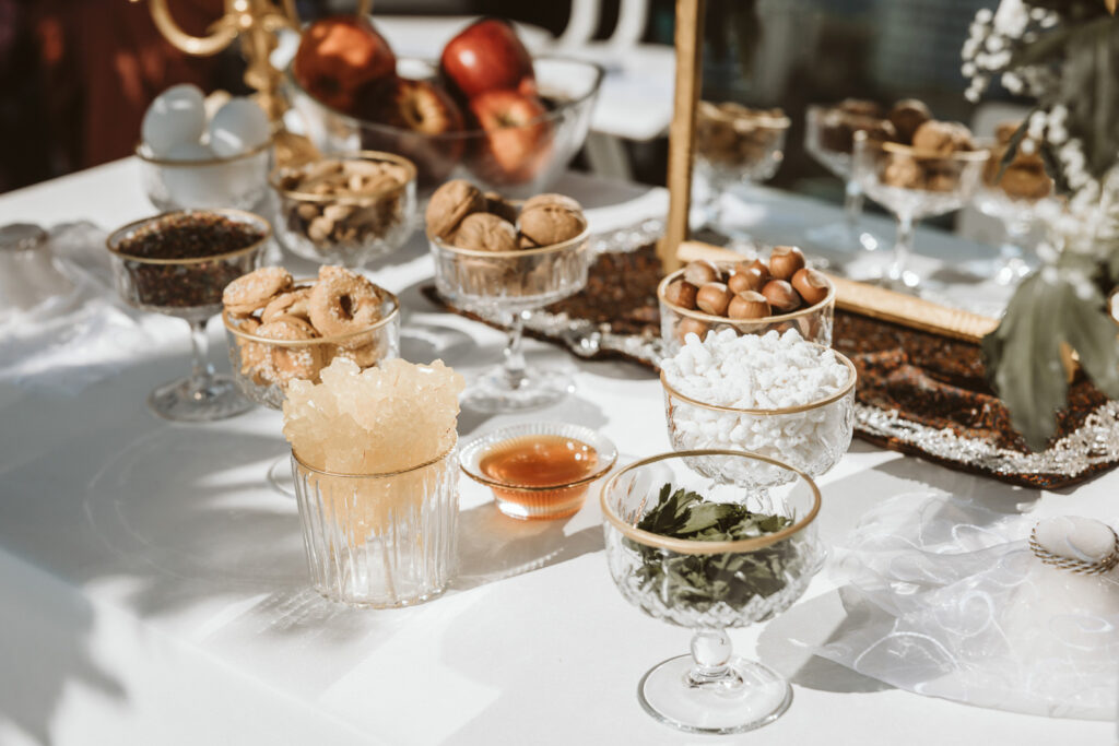 Detailaufnahme des Tisches bei einer Freien Trauung in Düsseldorf