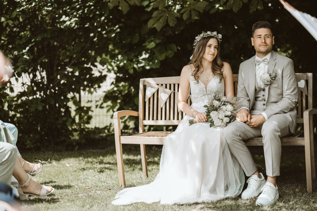 Brautpaar bei der Freien Trauung im Wasserhaus Moers