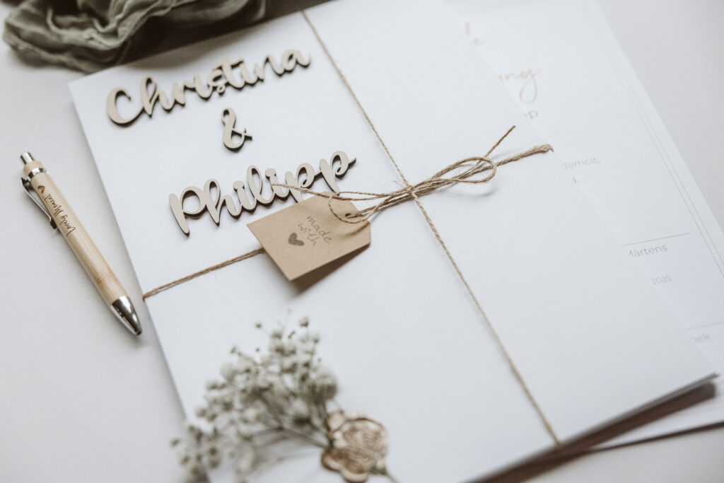 Detailaufnahme des Stammbuches einer Hochzeit